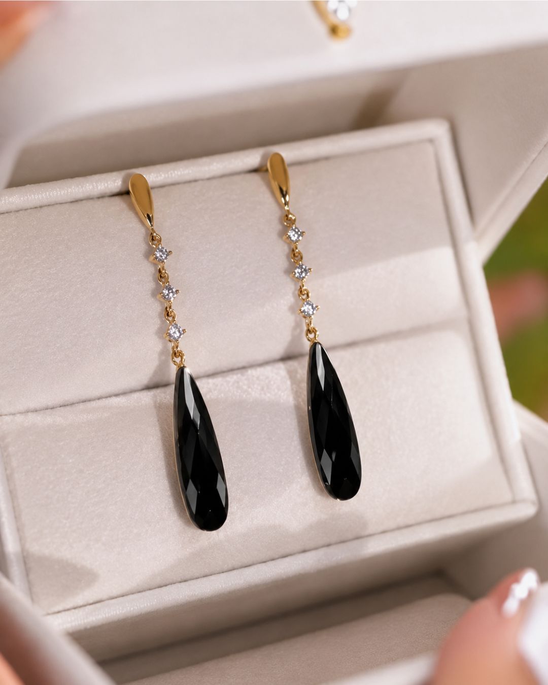 BLACK SASHA EARRINGS