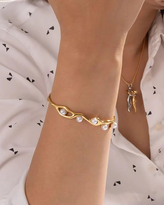 MOLTEN PEARL BRACELET