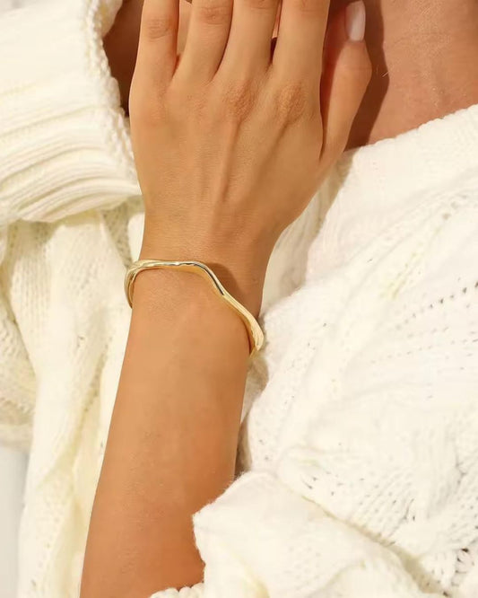 CURVE BRACELET