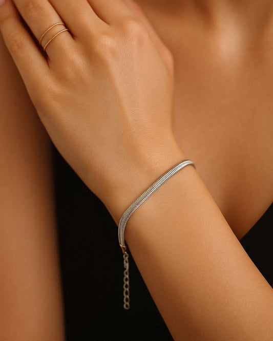SILVER SNAKE CHAIN BRACELET