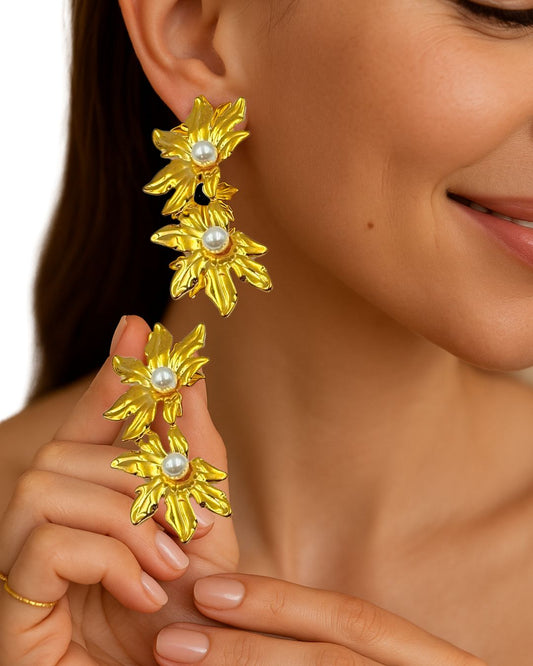 PEARL FLORAL EARRINGS