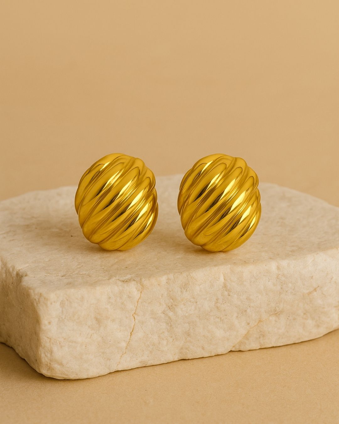 GOLDEN SHELL EARRINGS