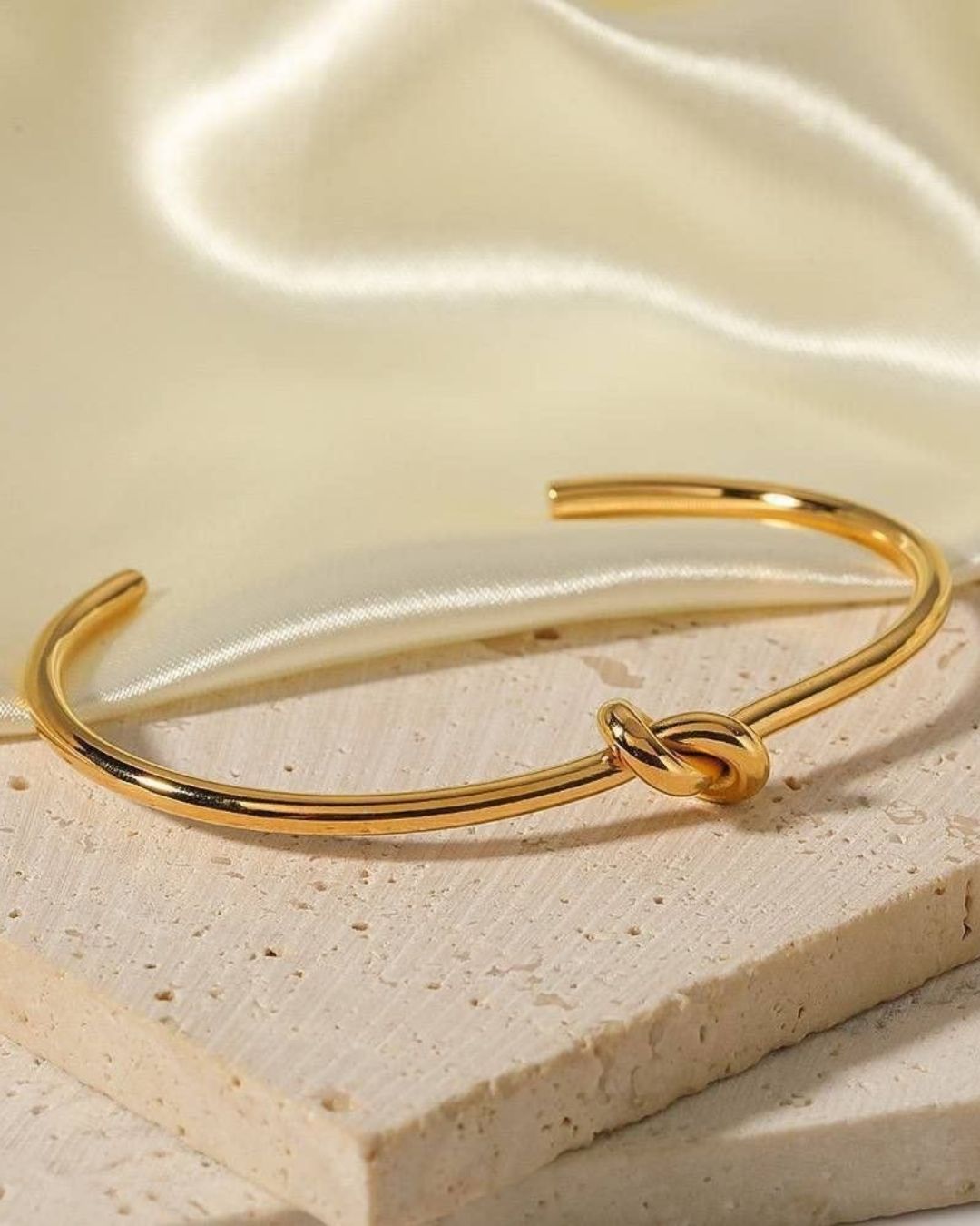 KNOT BRACELET