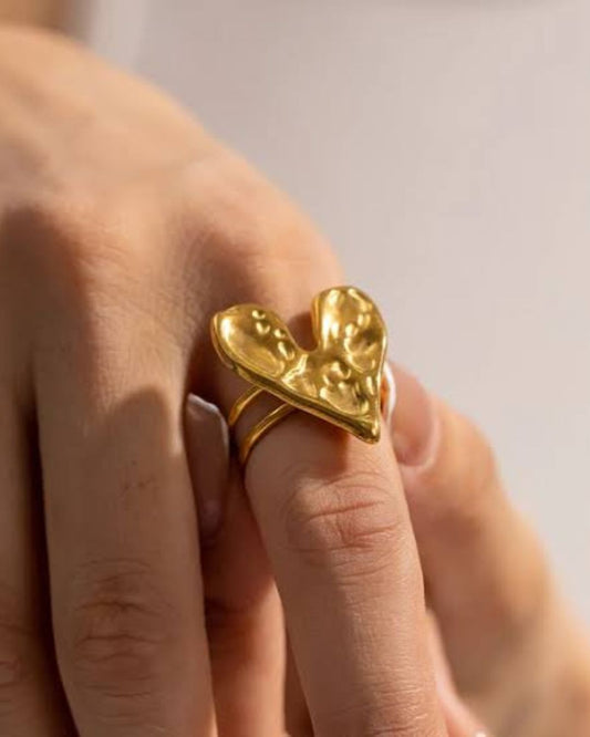 CHUNKY HEART RING