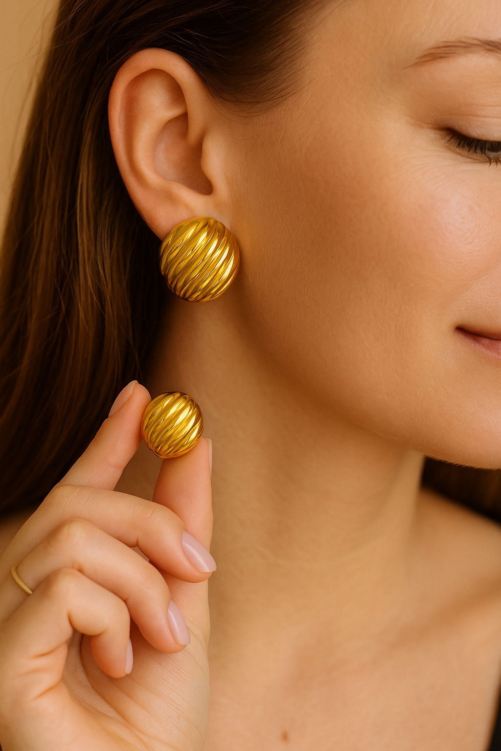 GOLDEN SHELL EARRINGS