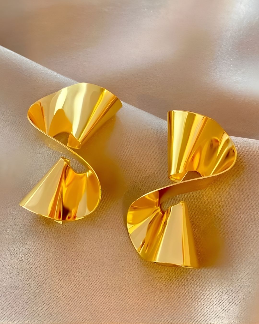 TWISTED EARRINGS