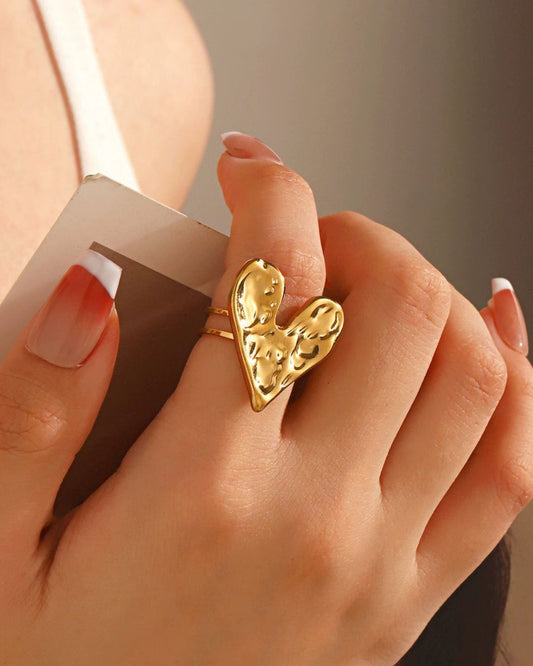 CHUNKY HEART RING