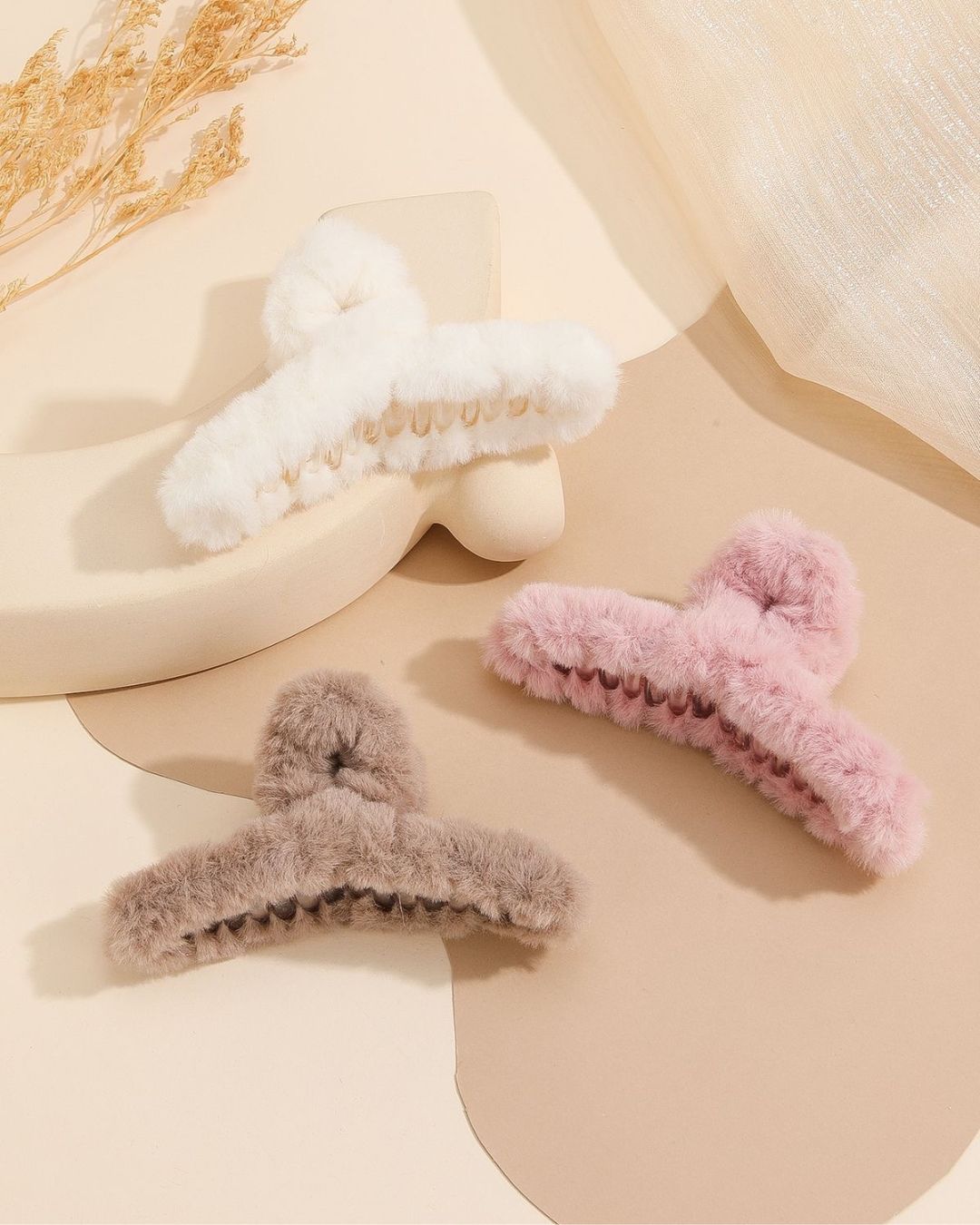 KOREAN FLUFFY CLAW CLIP
