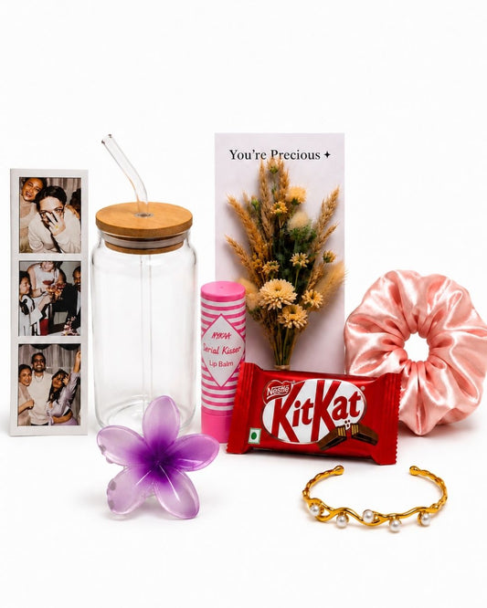 CUTY CUP HAMPER