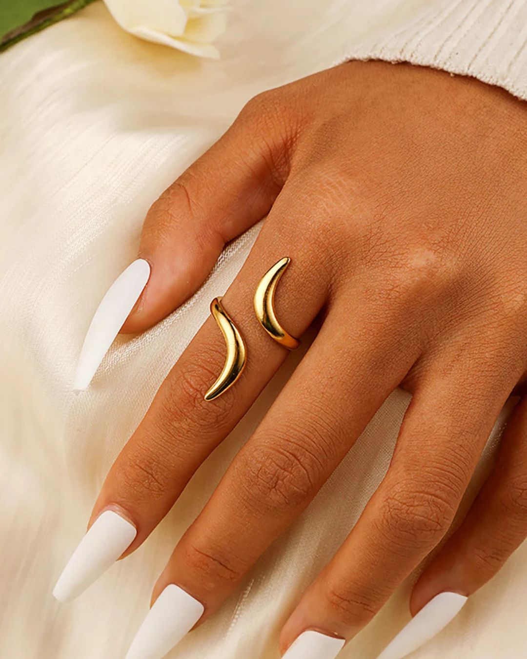 LINE RIPPLE RING