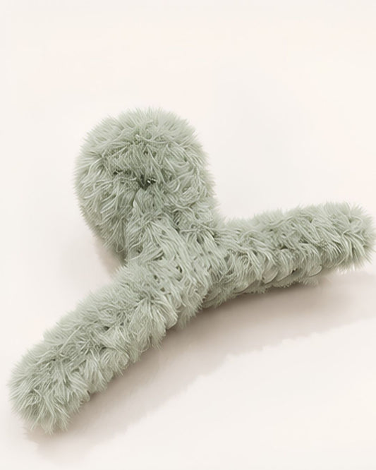 KOREAN FLUFFY CLAW CLIP