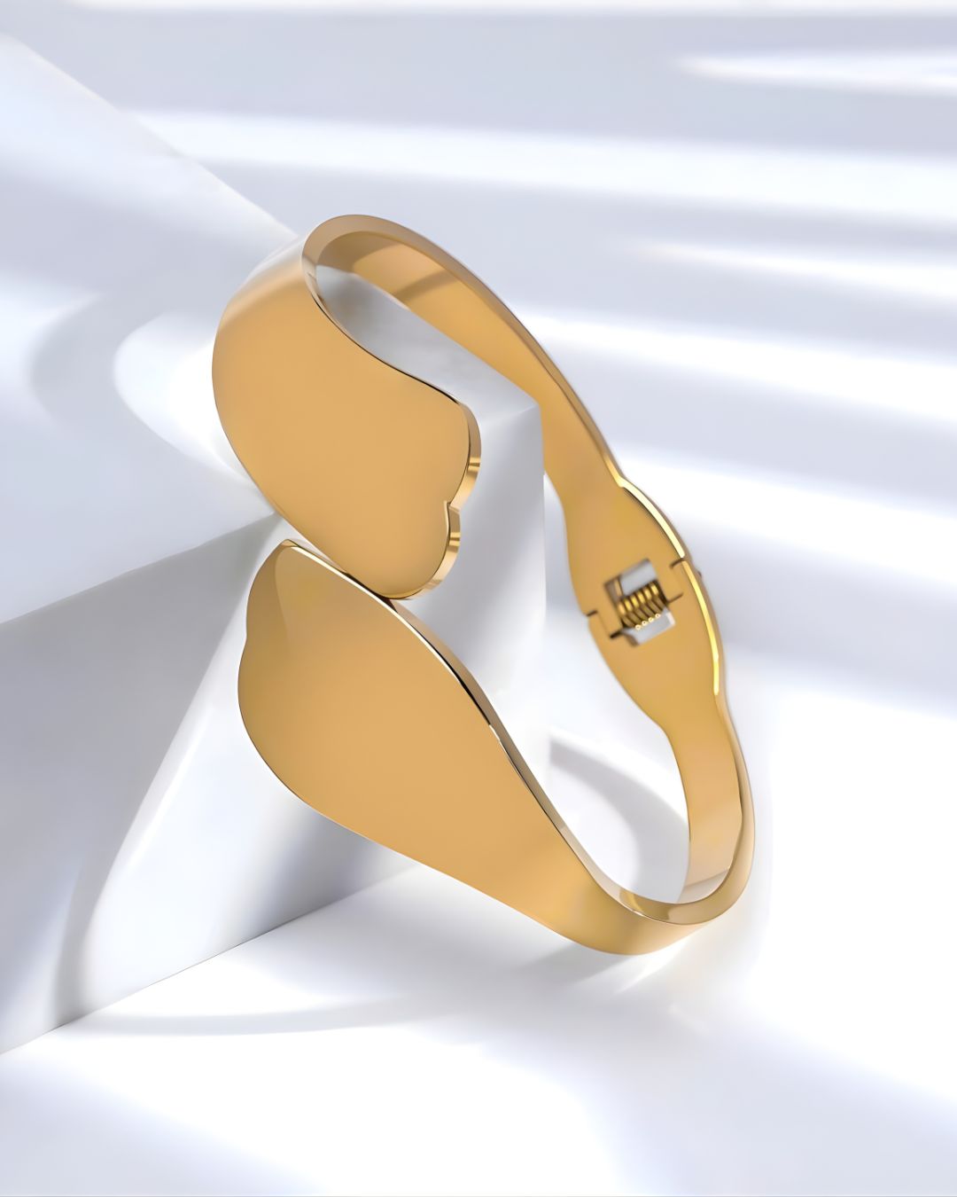 GOLDEN WAVE BANGLE