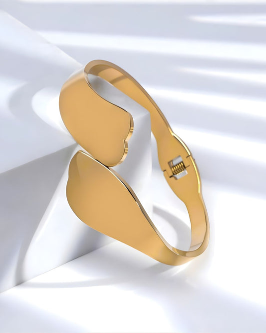 GOLDEN WAVE BANGLE