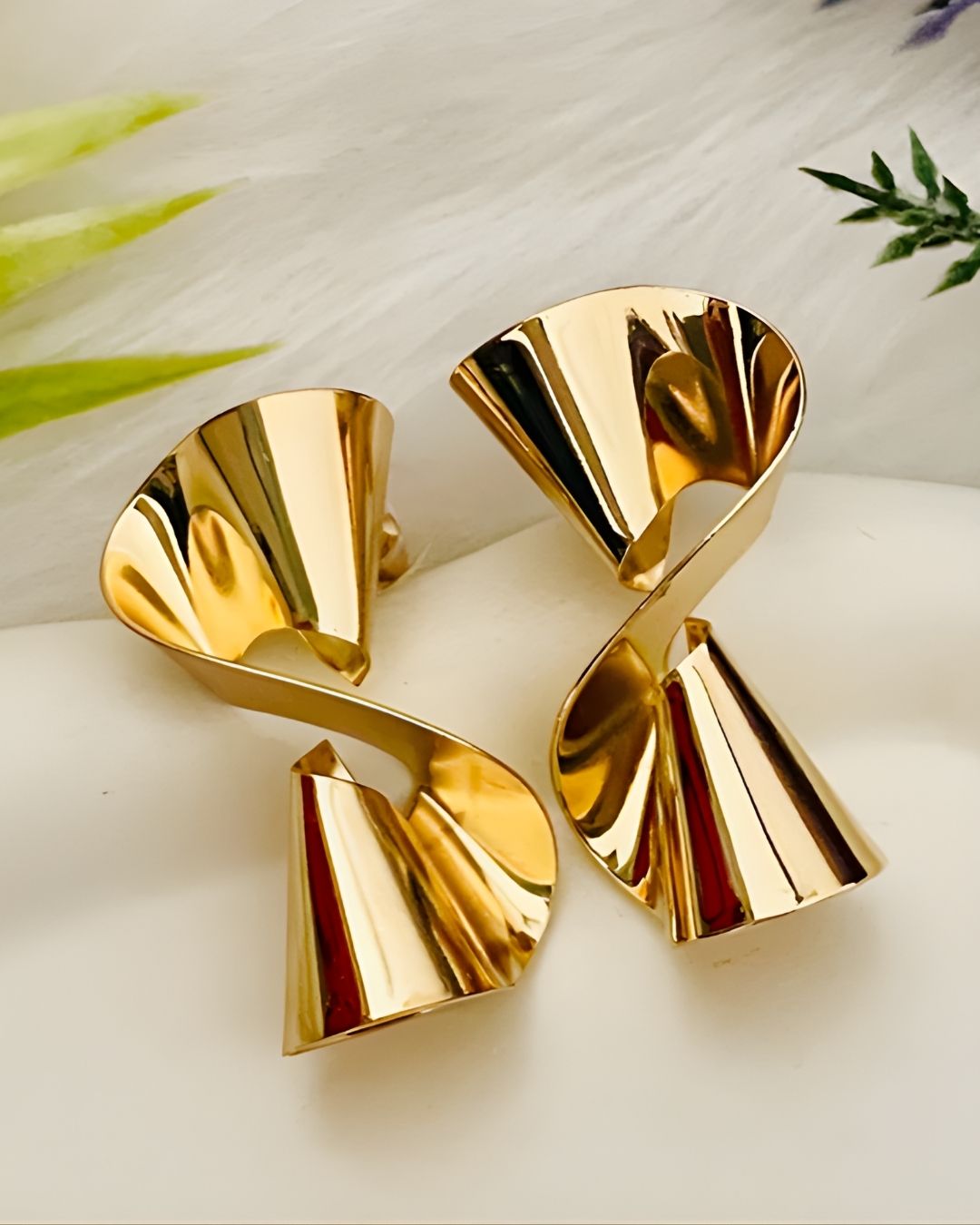 TWISTED EARRINGS