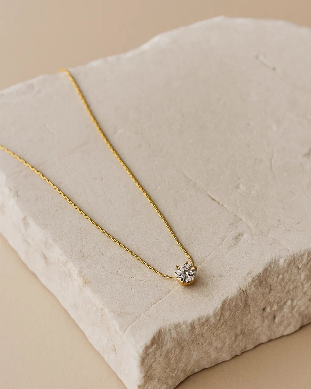 CRYSTAL STUD SET