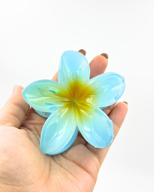 BLUE CLAW CLIP
