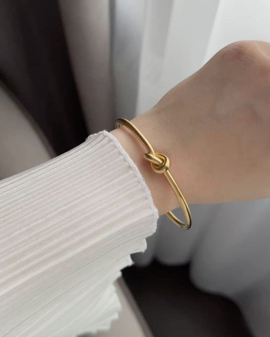 KNOT BRACELET