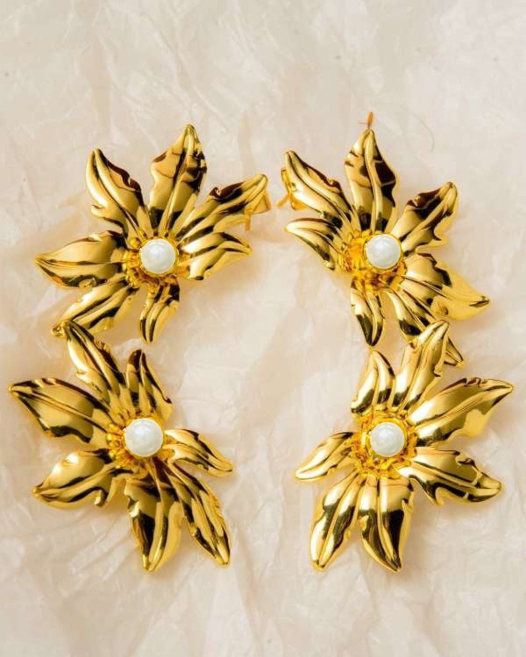 PEARL FLORAL EARRINGS