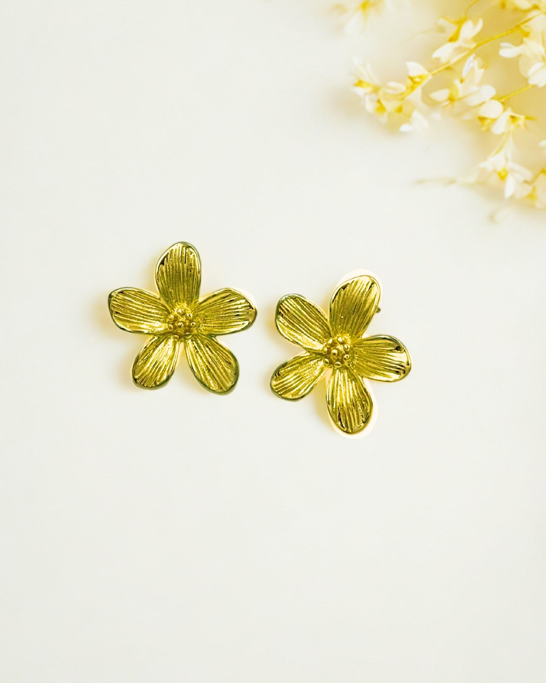 BRASS FLORAL EARRINGS