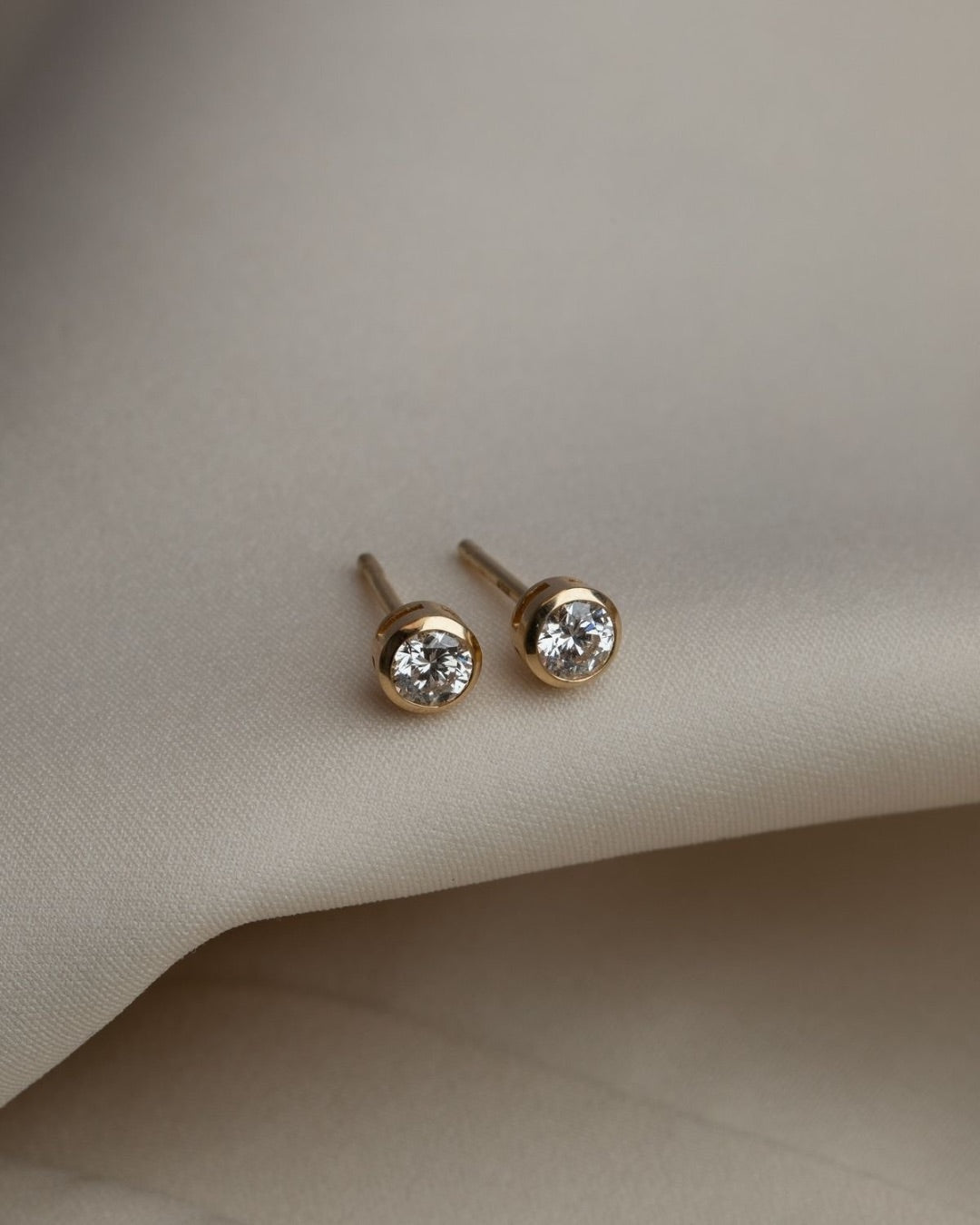 SMALL STUDS