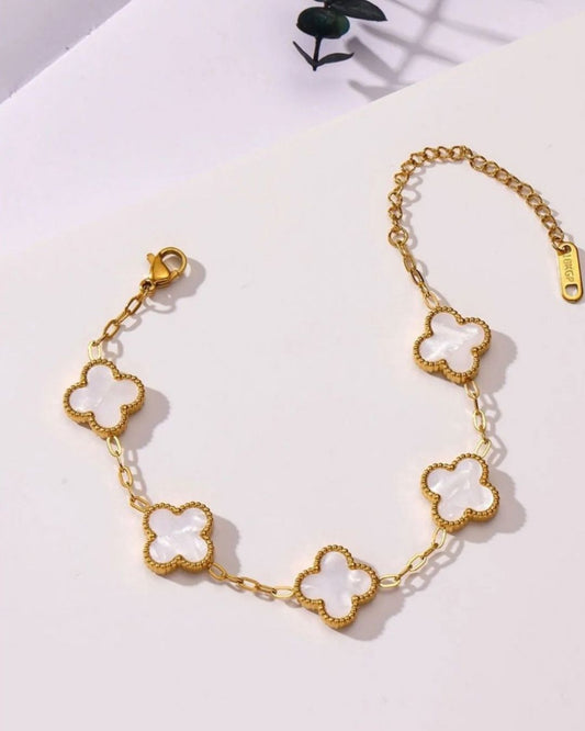 WHITE CLOVER CHAIN BRACELET