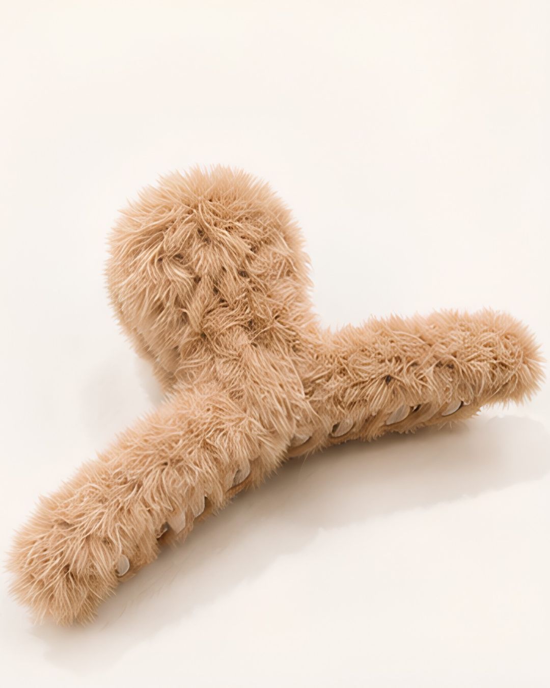 KOREAN FLUFFY CLAW CLIP