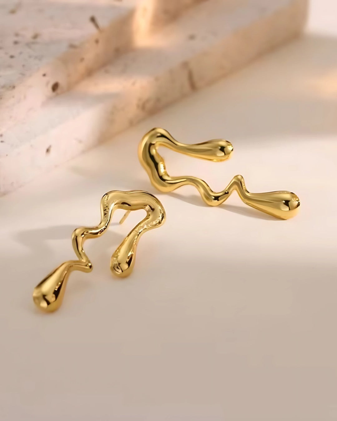 MELT EARRING