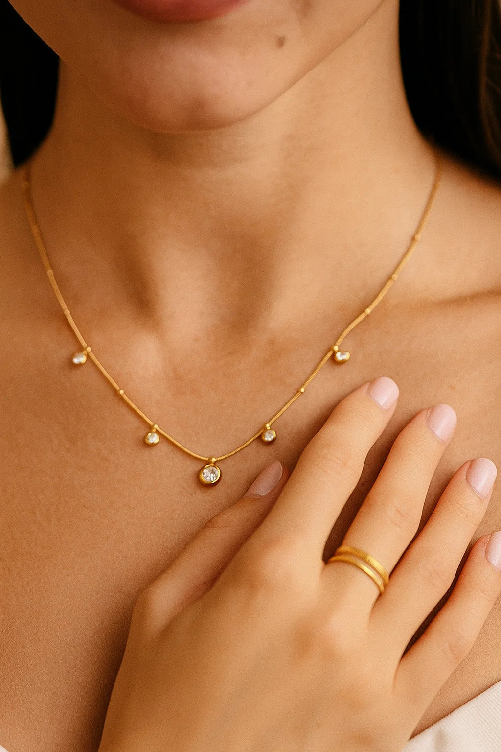 CRYSTAL CHAIN PENDANT