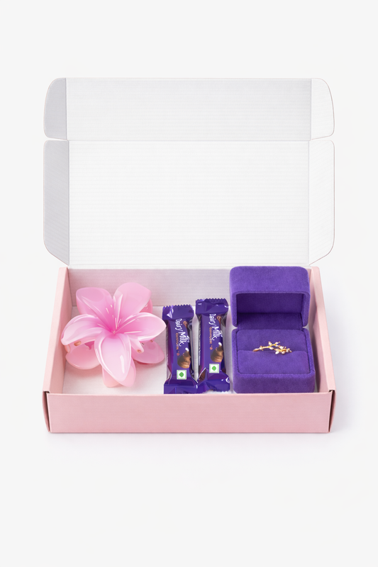 LOVERS LEAF RING WITH RING BOX