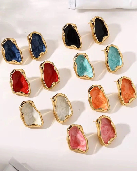 BLACK EVE STUDS